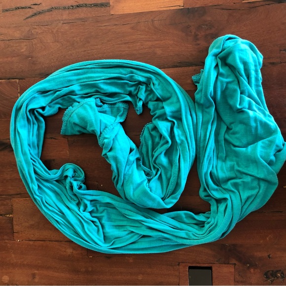 Teal scarf - Picture 1 of 3